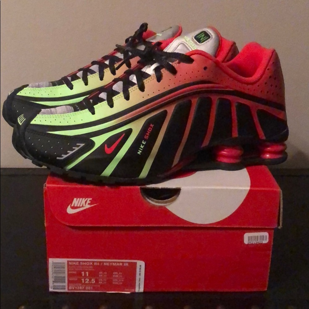 Nike Shox R4 / Neymar Jr. (Size 11)